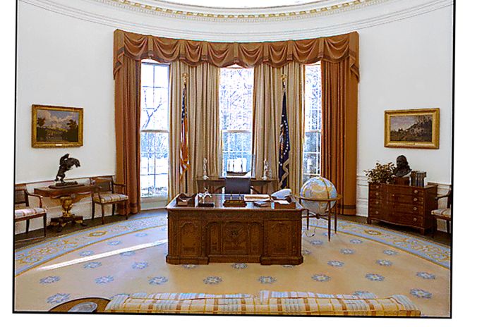 How did obama decorate the oval office