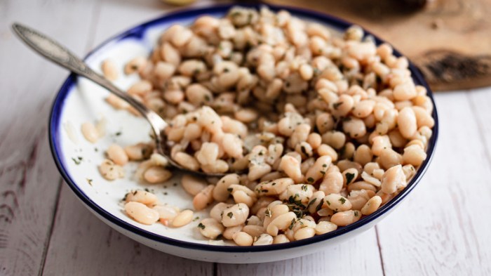 How to cook great northern beans country style